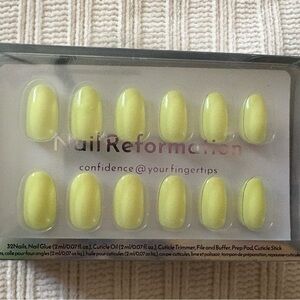 NailReformation Press-On Nails in Pastel Yellow